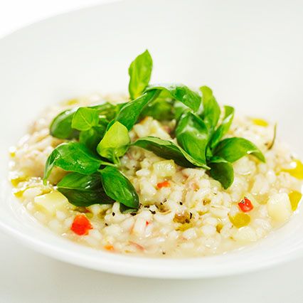 Zuppa d'orzo con verdure croccanti